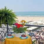 Aparthotel Auriga 3*